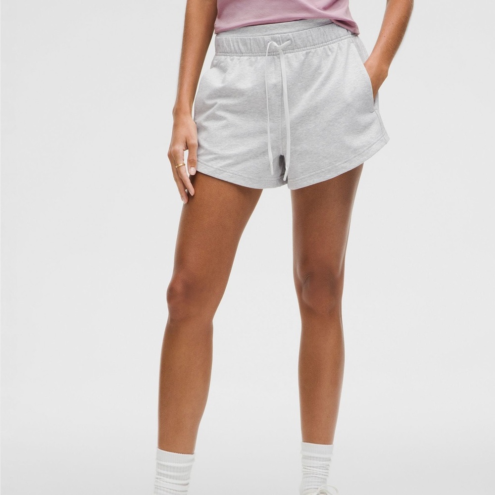Lululemon Inner Glow High-Rise Short 3" in Gray - Size 6
